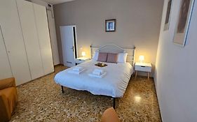 Monticelli Apt - 6 Posti Letto